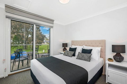 Apartments 521 - Pubs and Clubs 4