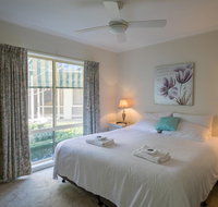 The Birch House - Silver Birches Luxury Accommodation Bright - Pubs and Clubs