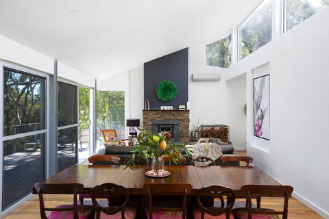 The Bird House - Pubs and Clubs 2