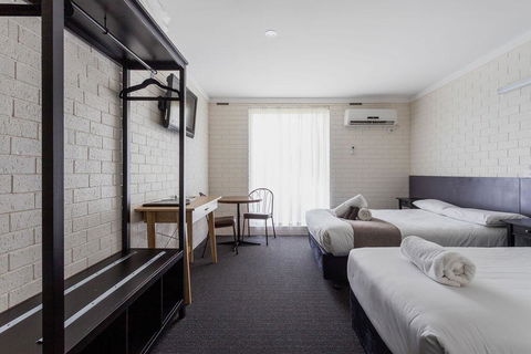 The Busselton Motel - Pubs and Clubs 2