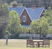 The Carriages Boutique Hotel and Vineyard - Pubs and Clubs
