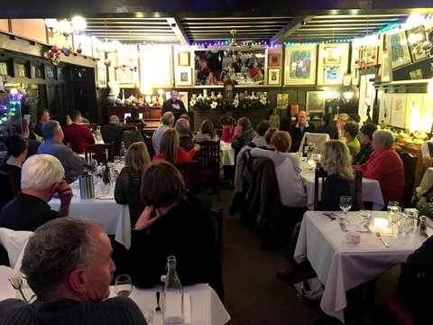 The Chalet Guesthouse And Studio - Pubs and Clubs 2