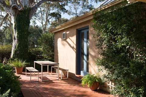 The Cottage At Riverside Farm - Pubs and Clubs 3