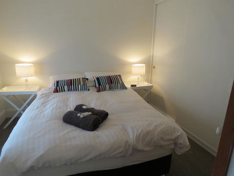 The Cottage South Hobart - Pubs and Clubs 2