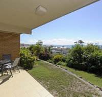 The Crest Unit 5 - Shoal Bay - Pubs and Clubs