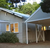 The Cute Beach House - Pubs and Clubs