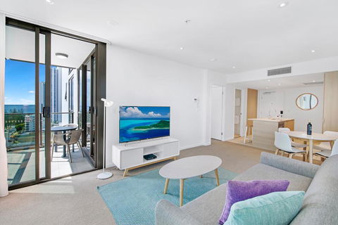 The Eureka Gold Coast Residence On Broadbeach - Pubs and Clubs 3