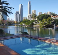 The Emerald Surfers Paradise - Pubs and Clubs