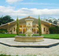 The Gatehouse at Villa Raedward - Pubs and Clubs