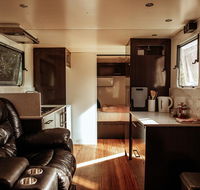 The Grampians Caravan - Pubs and Clubs