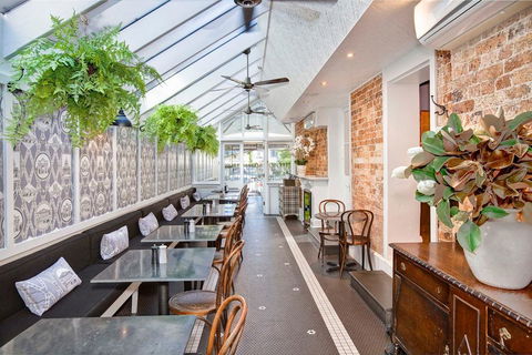 The Hughenden Boutique Hotel - Pubs and Clubs 1