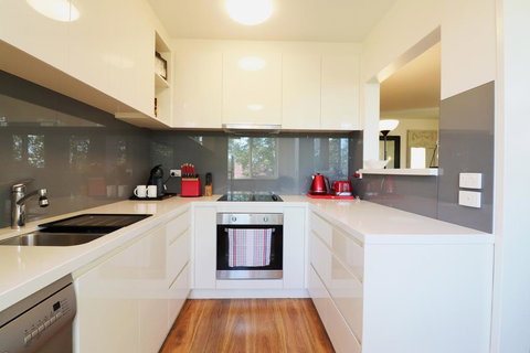 The Ivy - Long Stay Rates, Parking, Balcony - Go Out 3