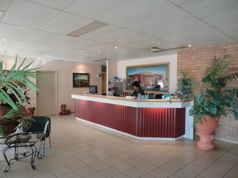 The Lodge Motel - Pubs and Clubs 1