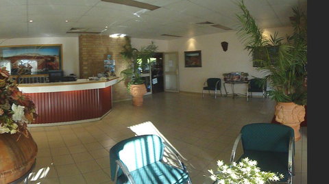 The Lodge Motel - Pubs and Clubs 3