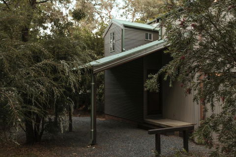 The Lodges - Pubs and Clubs 0