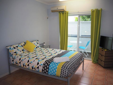 The Martyn Budget Apartment (no A/c) - Pubs and Clubs 2