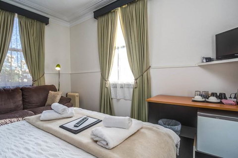 The Mews Motel - Go Out 2