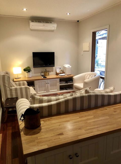 The Miners Cottage, Barossa - Pubs and Clubs 3