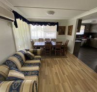 The Nyssa Suites - Pubs and Clubs