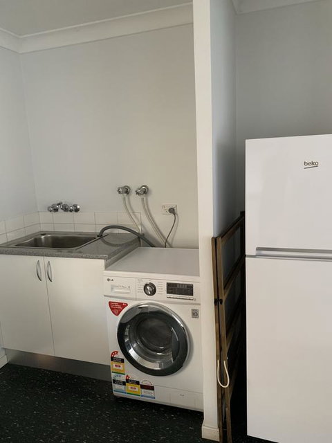 The Oaks Hotel Motel - Pubs and Clubs 1