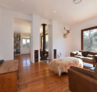 The Parson's Vineyard Retreat - get amongst the vineyards in a historic home - Pubs and Clubs