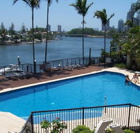 The Pinnacle Apartments - Pubs and Clubs