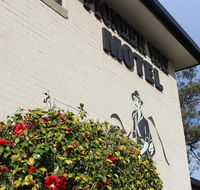 The Pioneer Way Motel - Pubs and Clubs