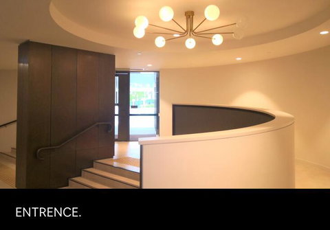 The Private , Green And Cozy Home In Caulfield - Pubs and Clubs 2
