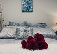 The private  green and cozy home in Caulfield - Pubs and Clubs