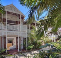 The Queenslander Fullmoon - Pubs and Clubs