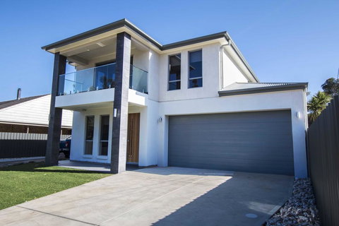 The Races Complex - Go Out 0