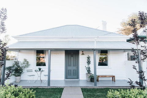 The Repose - Boutique Cottage - Pubs and Clubs 0