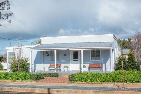 The Rested Guest 3 Bedroom Cottage West Wyalong - Go Out 0