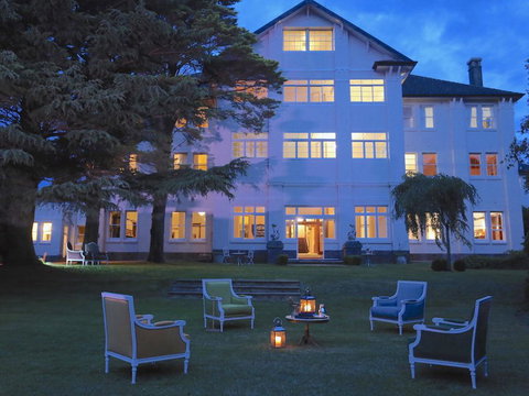 The Robertson Hotel - Pubs and Clubs 0