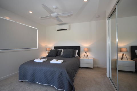 The Shae Luka - Private Apartment - Pubs and Clubs 1