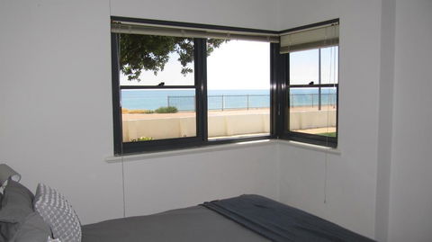 The Somerton Beach Retreat - Pubs and Clubs 1