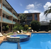 The Tahitian Holiday Apartments - Pubs and Clubs