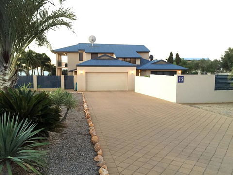 The View Kalbarri - Pubs and Clubs 2