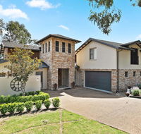 The Vintage Manor - Pubs and Clubs