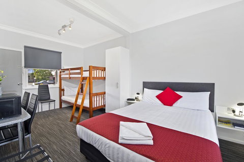 The Wauchope Motel - Go Out 1