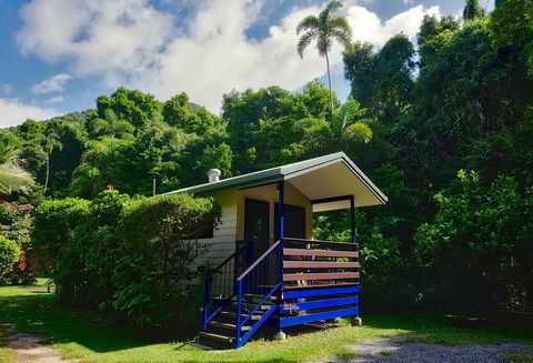 Thornton Beach Bungalows Daintree - Pubs and Clubs 3