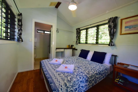 Thornton Beach Bungalows Daintree - Pubs and Clubs 2