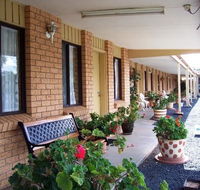 Three Ways Motel - Pubs and Clubs