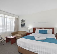 Thunderbird Motel Yass - Pubs and Clubs