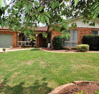 Tidy Home in a Leafy Suburb Great Location - Pubs and Clubs