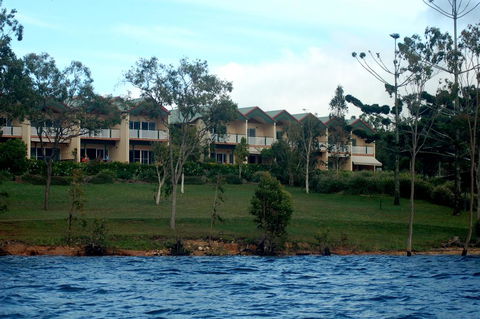 Tinaroo Lake Resort - Go Out 2