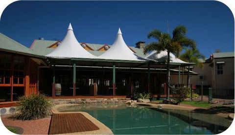 Tinaroo Lake Resort - Go Out 1