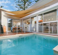 Toby's Beach House - Pubs and Clubs
