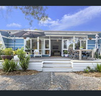 Toot Toot  50s Classic Beach House with Bungalow - Pubs and Clubs