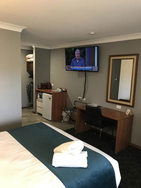 Town & Country Motor Inn - Pubs and Clubs 1